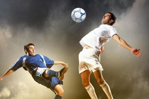 為什么足球球員的薪資都很高？